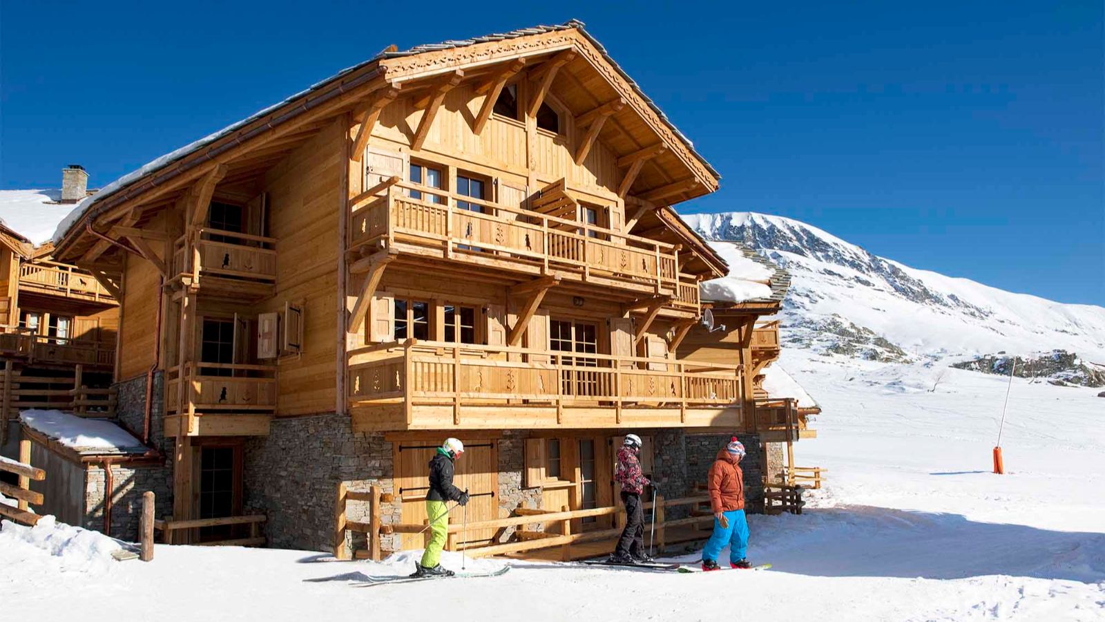 Luxury-Ski- Alped'Huez-ChaletLeManoir-Oxford Ski Company-Chalet (2).jpg
