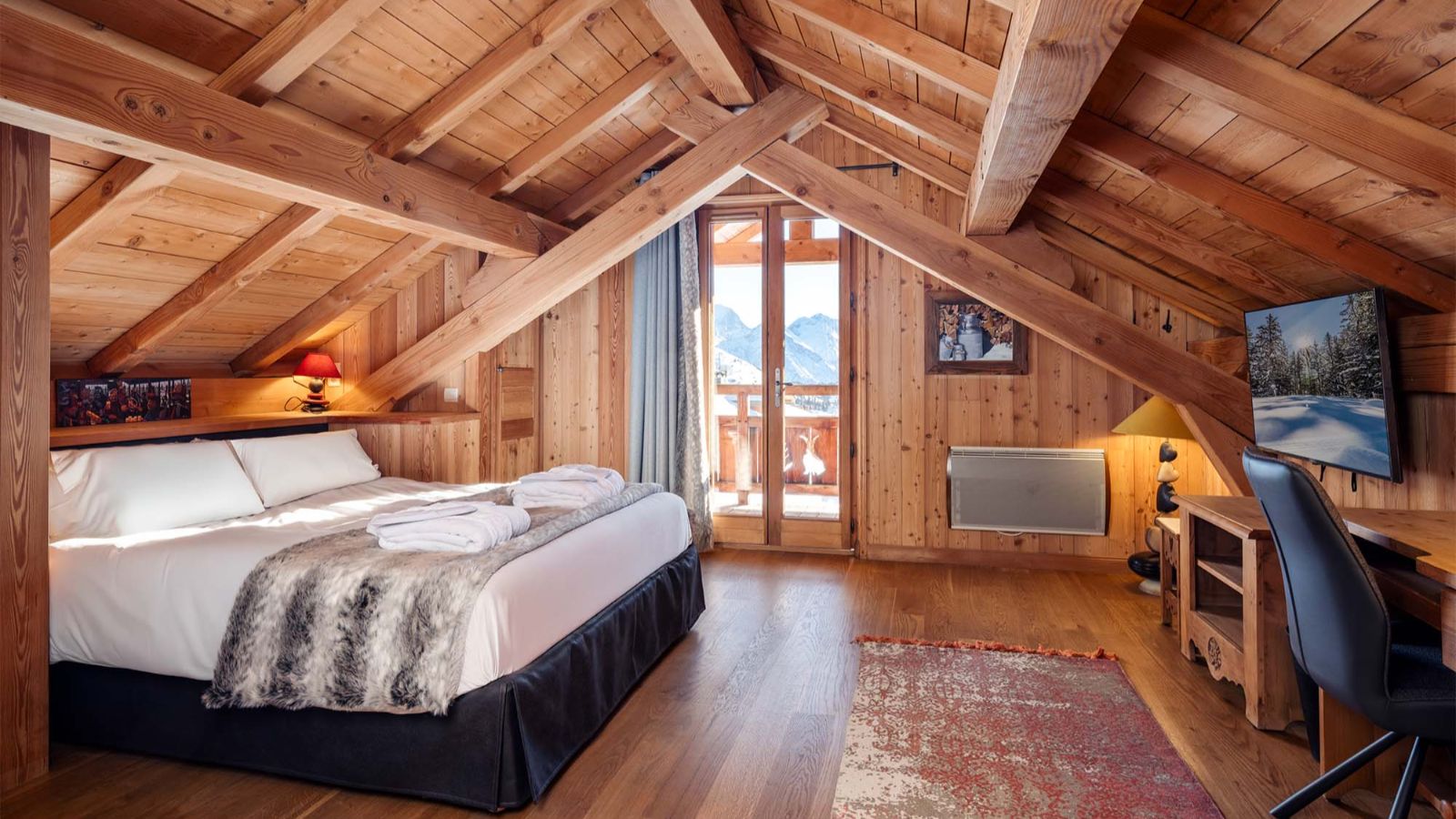 Luxury-Ski-Chalet-Alpe d'Huez-Chalet La Chapelle-Oxford Ski Company -Bedroom.jpg