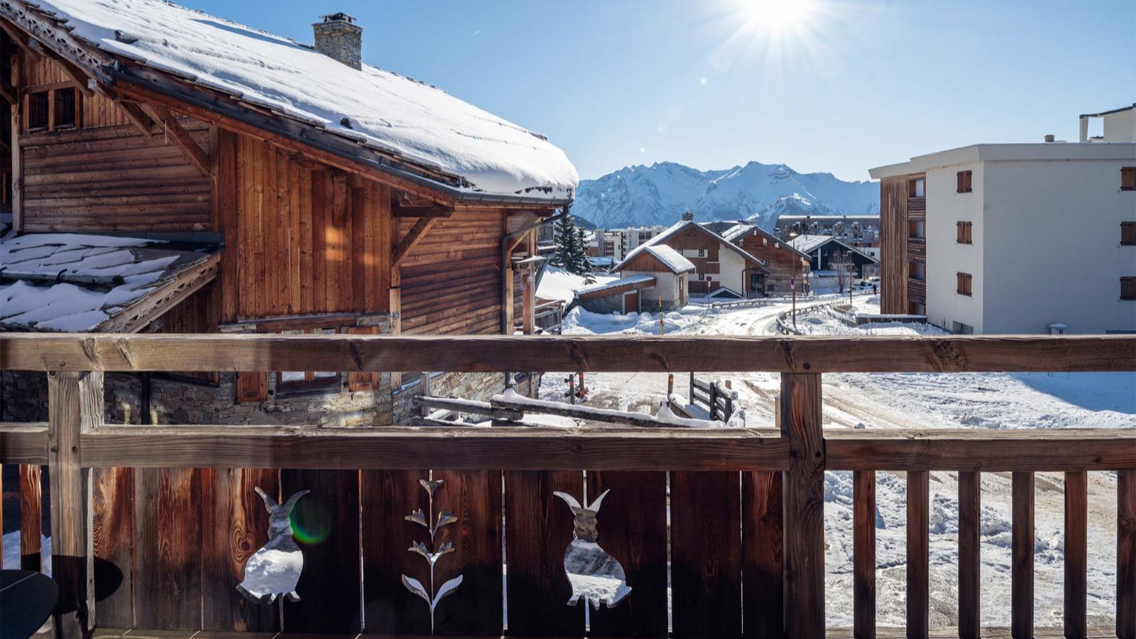 Luxury-Ski-Chalet-Alpe d'Huez-Chalet La Chapelle-Oxford Ski Company-Balcony.jpg