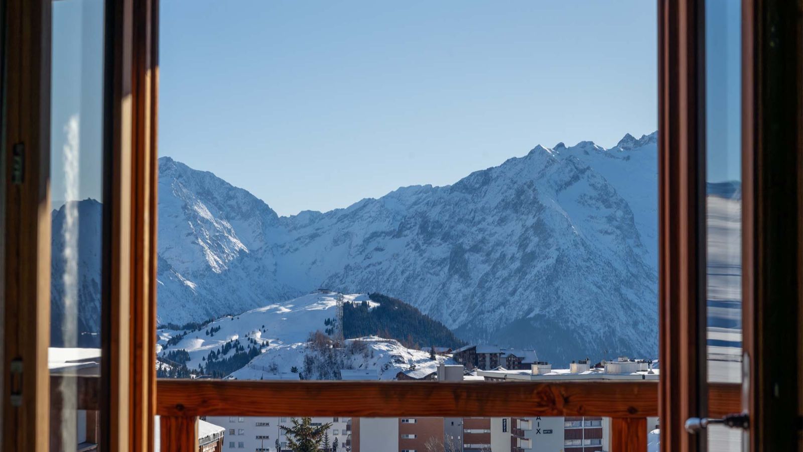 Luxury-Ski-Chalet-Alpe d'Huez-Chalet La Chapelle-Oxford Ski Company-View.jpg