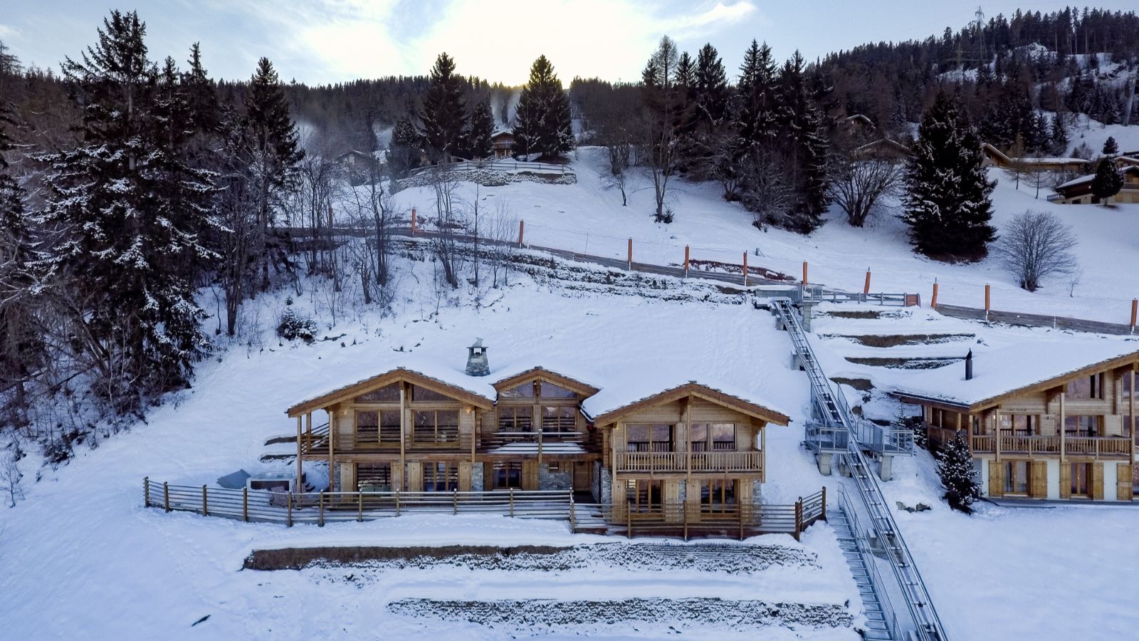 Luxury-Ski-LaTzoumaz-ChaletAuriane-Chalet.jpg