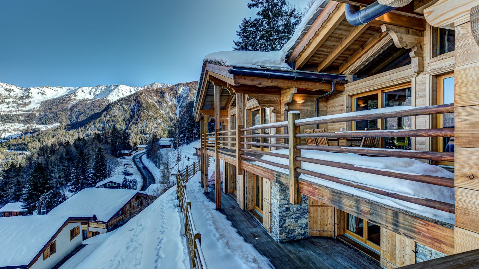 Luxury-Ski-LaTzoumaz-ChaletAuriane-external view (2).jpg