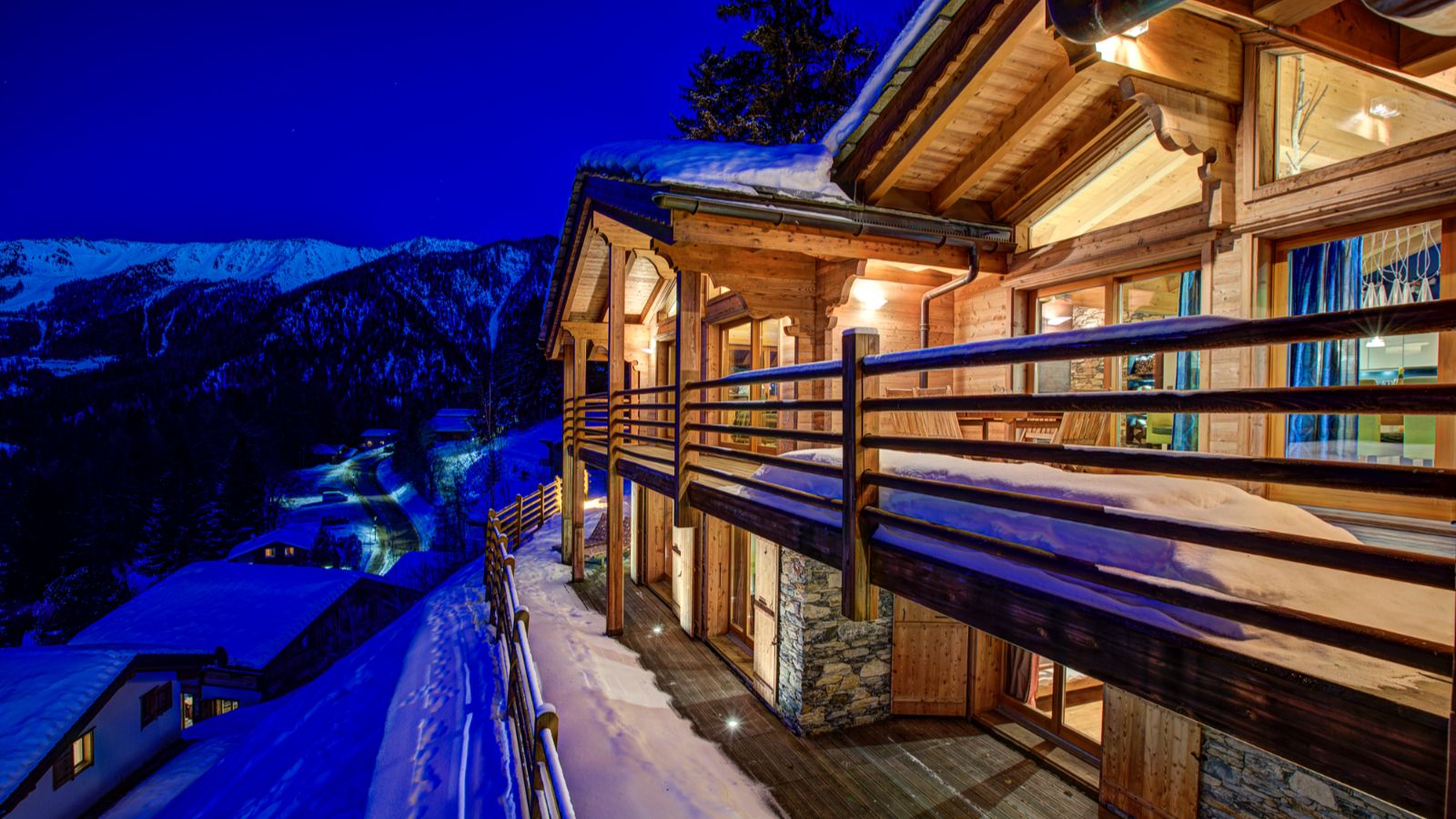 Luxury-Ski-LaTzoumaz-ChaletAuriane-external view.jpg