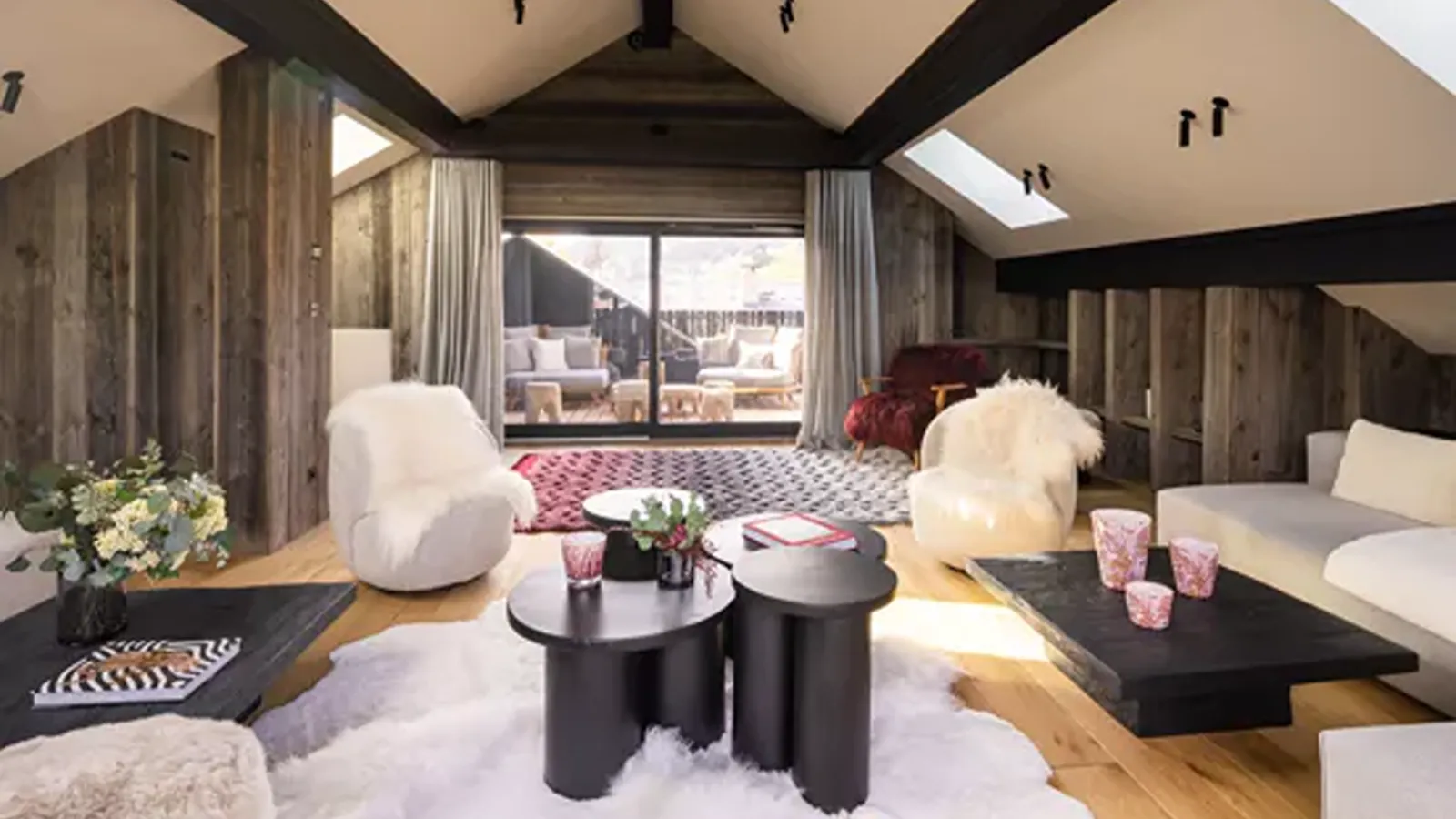 Luxury Chalet- Megeve-Chalet Montana-Oxford Ski Company  lounge.jpg