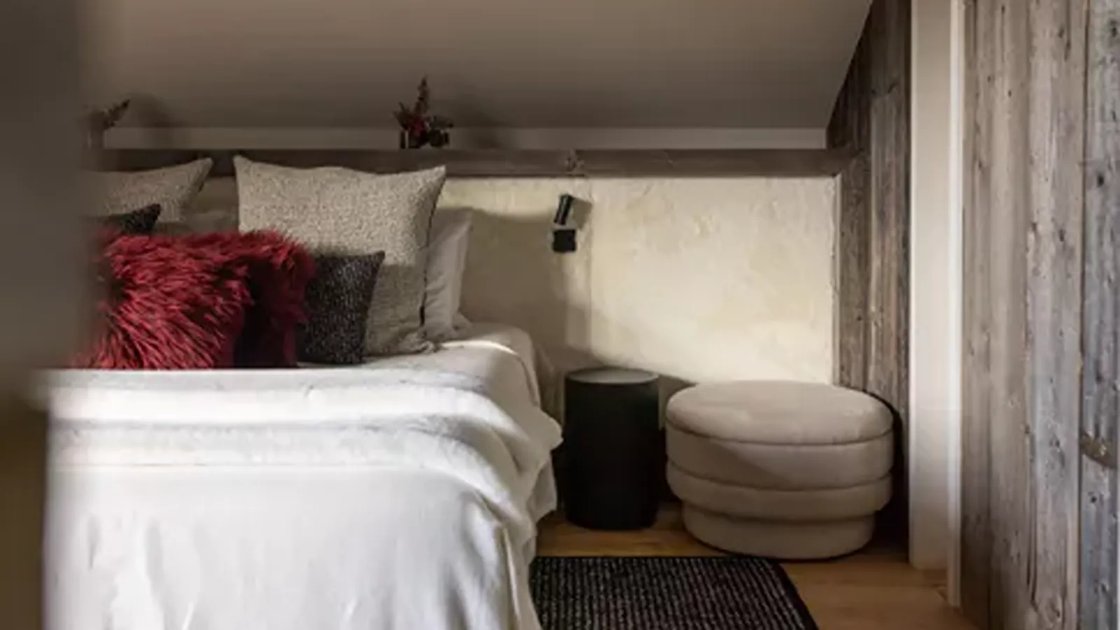 Luxury Chalet- Megeve-Chalet Montana-Oxford Ski Company  Bedroom 1.jpg