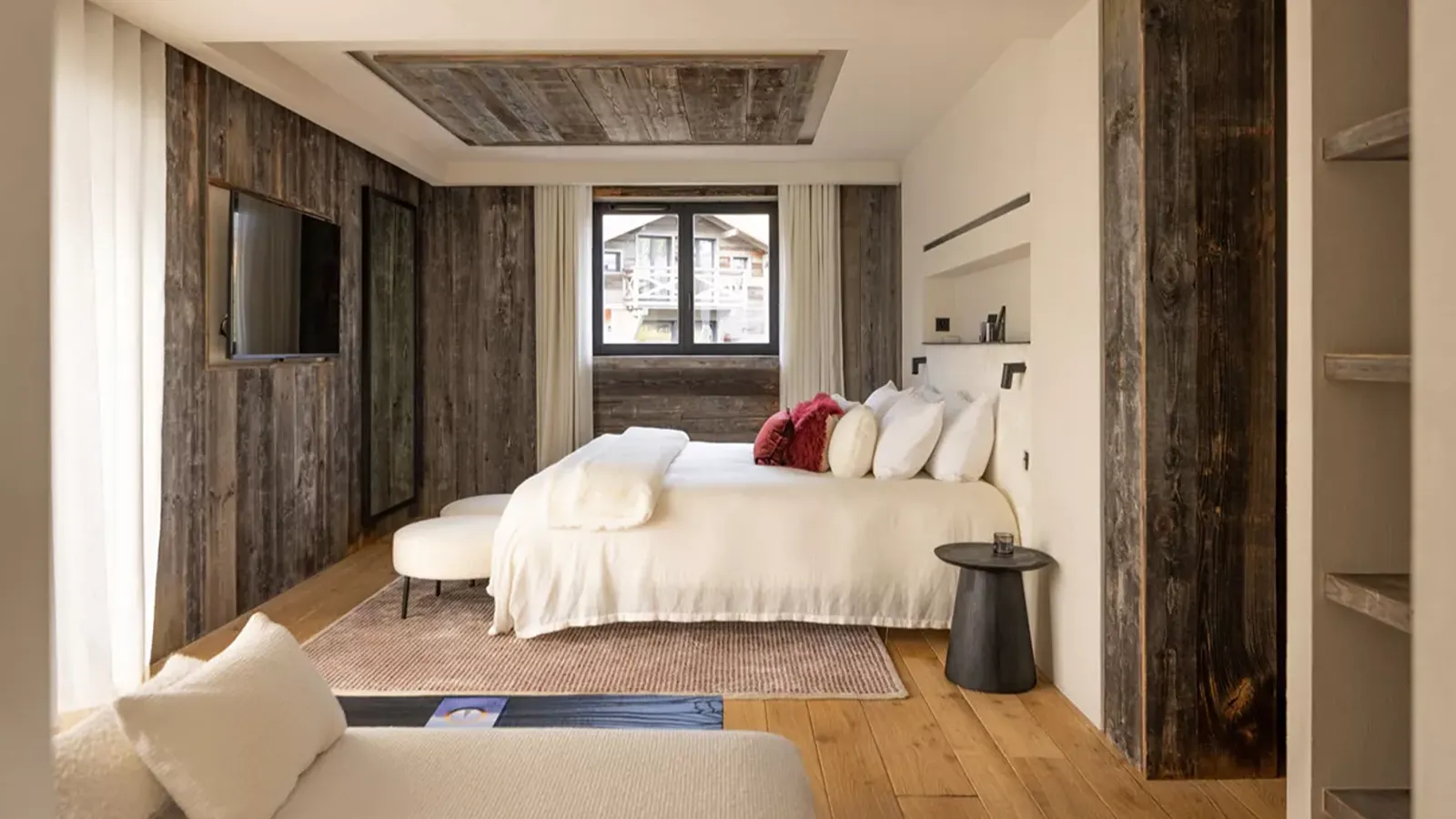 Luxury Chalet- Megeve-Chalet Montana-Oxford Ski Company  Bedroom 2.jpg
