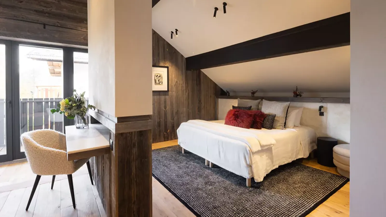 Luxury Chalet- Megeve-Chalet Montana-Oxford Ski Company  Bedroom.jpg