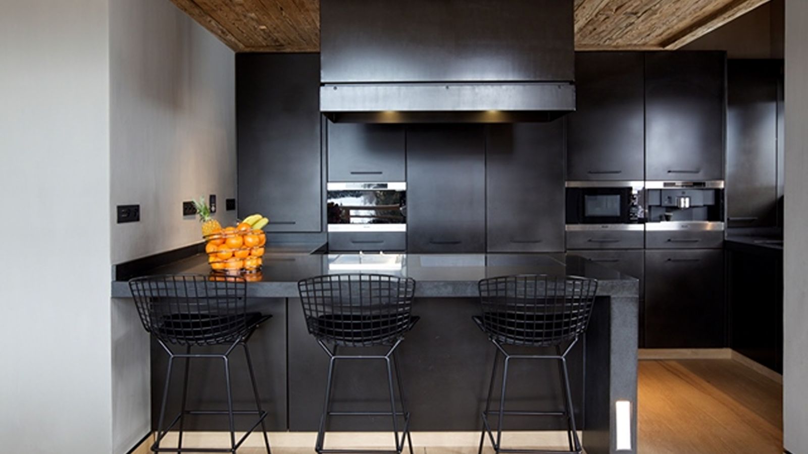 Luxury-Chalet-Megeve-Chalet-Isabella-Oxford-Ski-Company-Bathroom (3).jpg