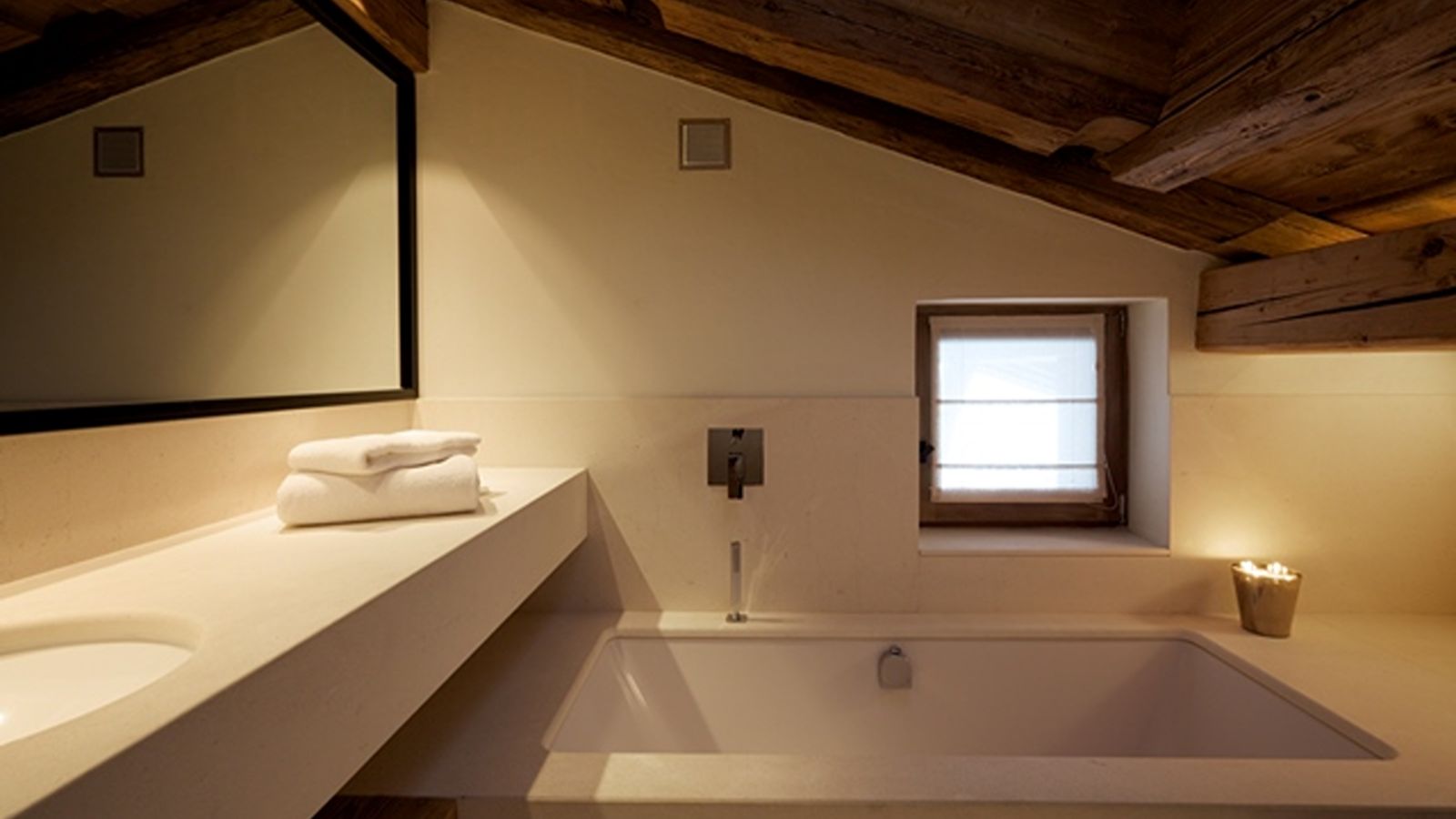 Luxury-Chalet-Megeve-Chalet-Isabella-Oxford-Ski-Company-Bathroom.jpg