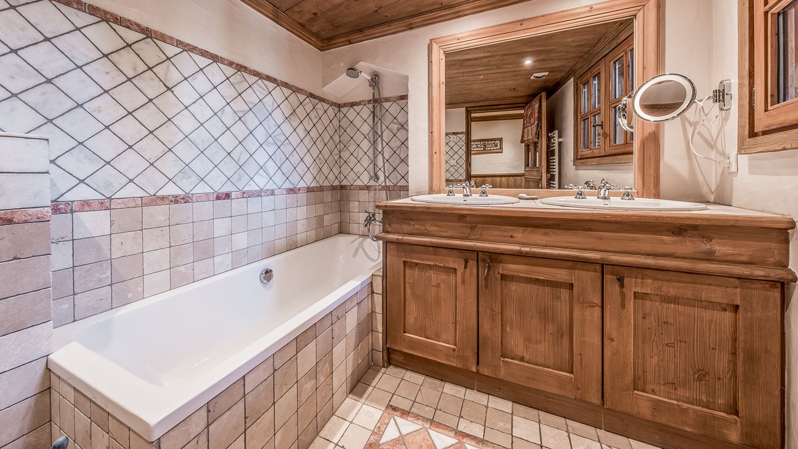 Luxury-Ski-Chalet-Courcheval-Chalet Pistache-Bathroom.jpg