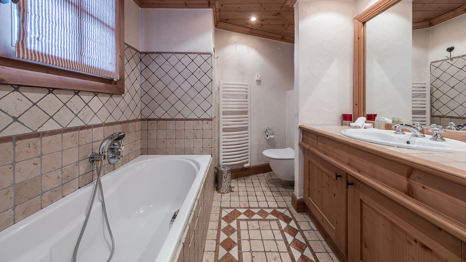 Luxury-Ski-Chalet-Courcheval-Chalet Pistache-Bathroom2.jpg