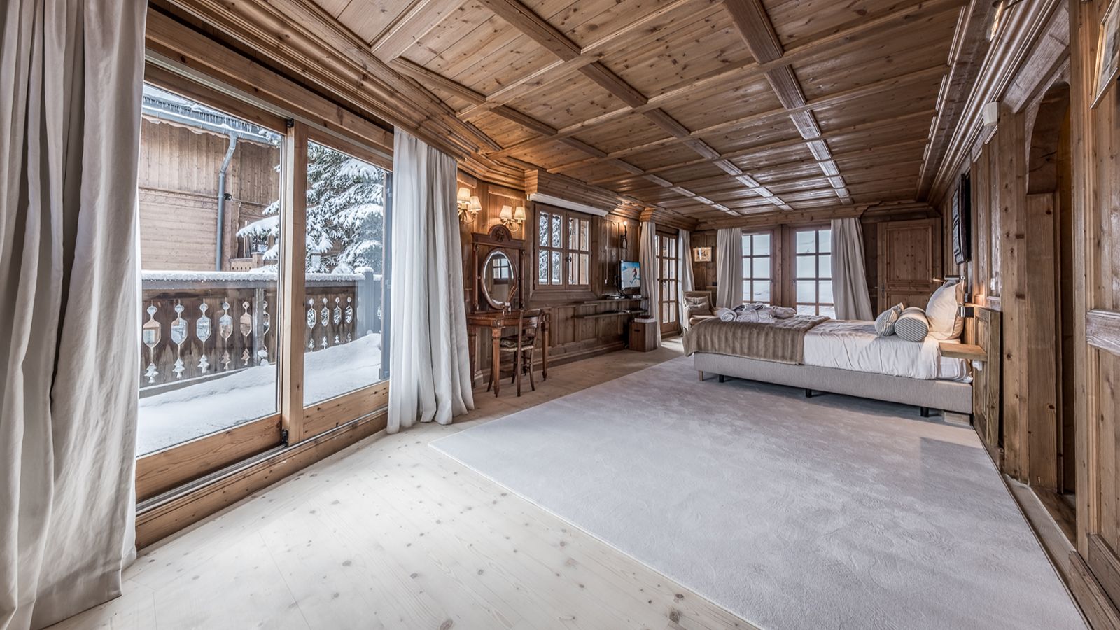Luxury-Ski-Chalet-Courcheval-Chalet Pistache-Bedroom 1.jpg