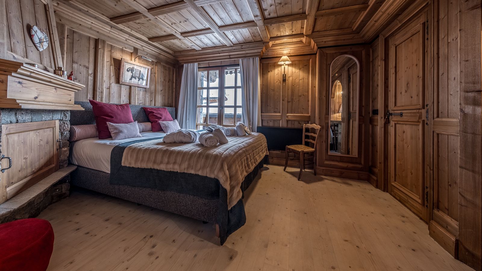 Luxury-Ski-Chalet-Courcheval-Chalet Pistache-Bedroom2.jpg