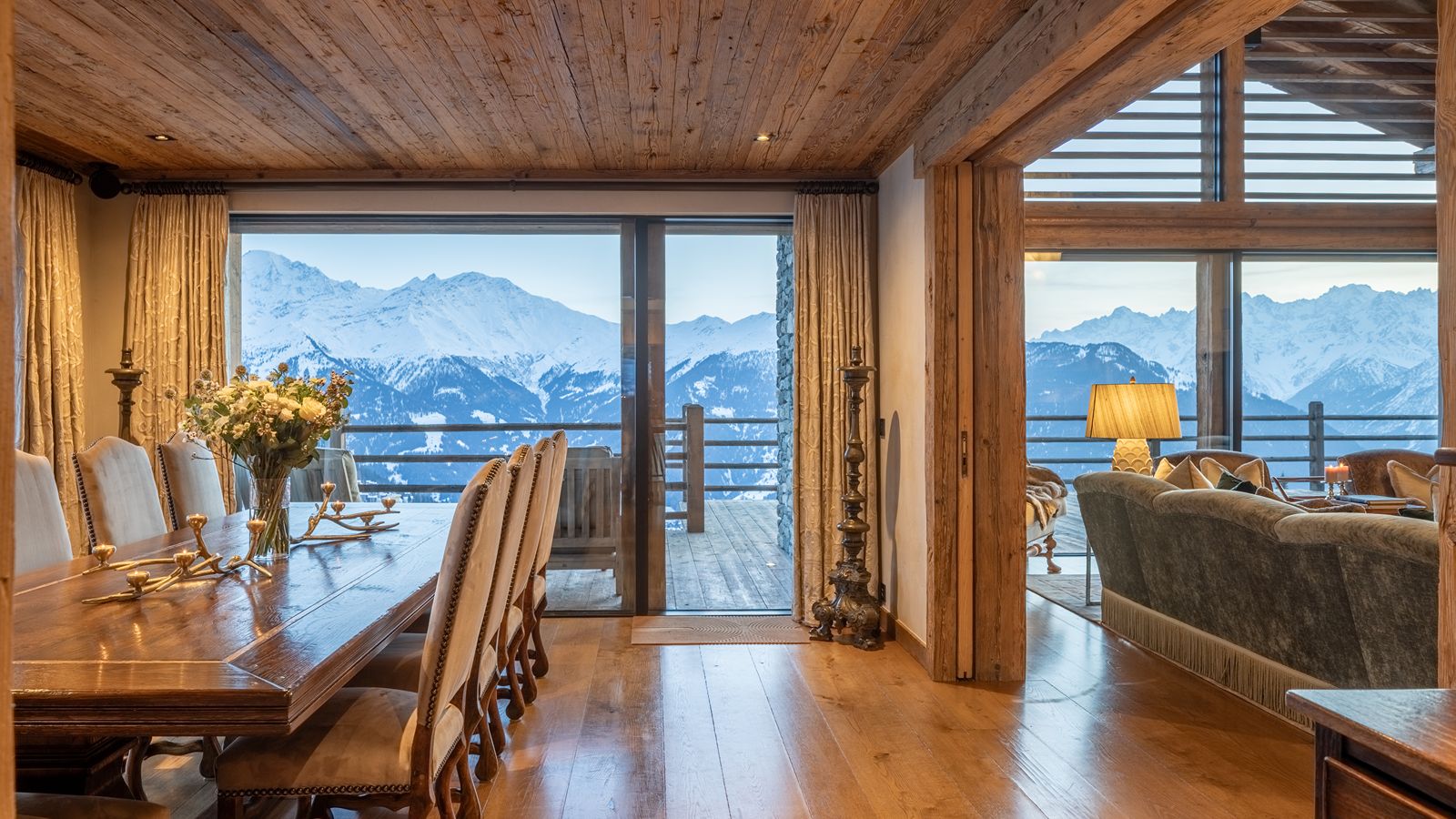 Luxury-Chalet-Verbier-Chalet Norte-OxfordSkiCompany-Dining (2).jpg
