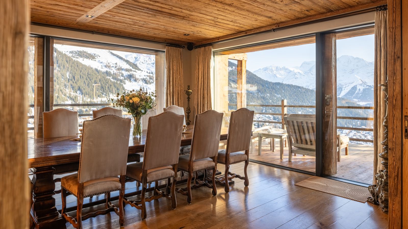 Luxury-Chalet-Verbier-Chalet Norte-OxfordSkiCompany-Dining.jpg