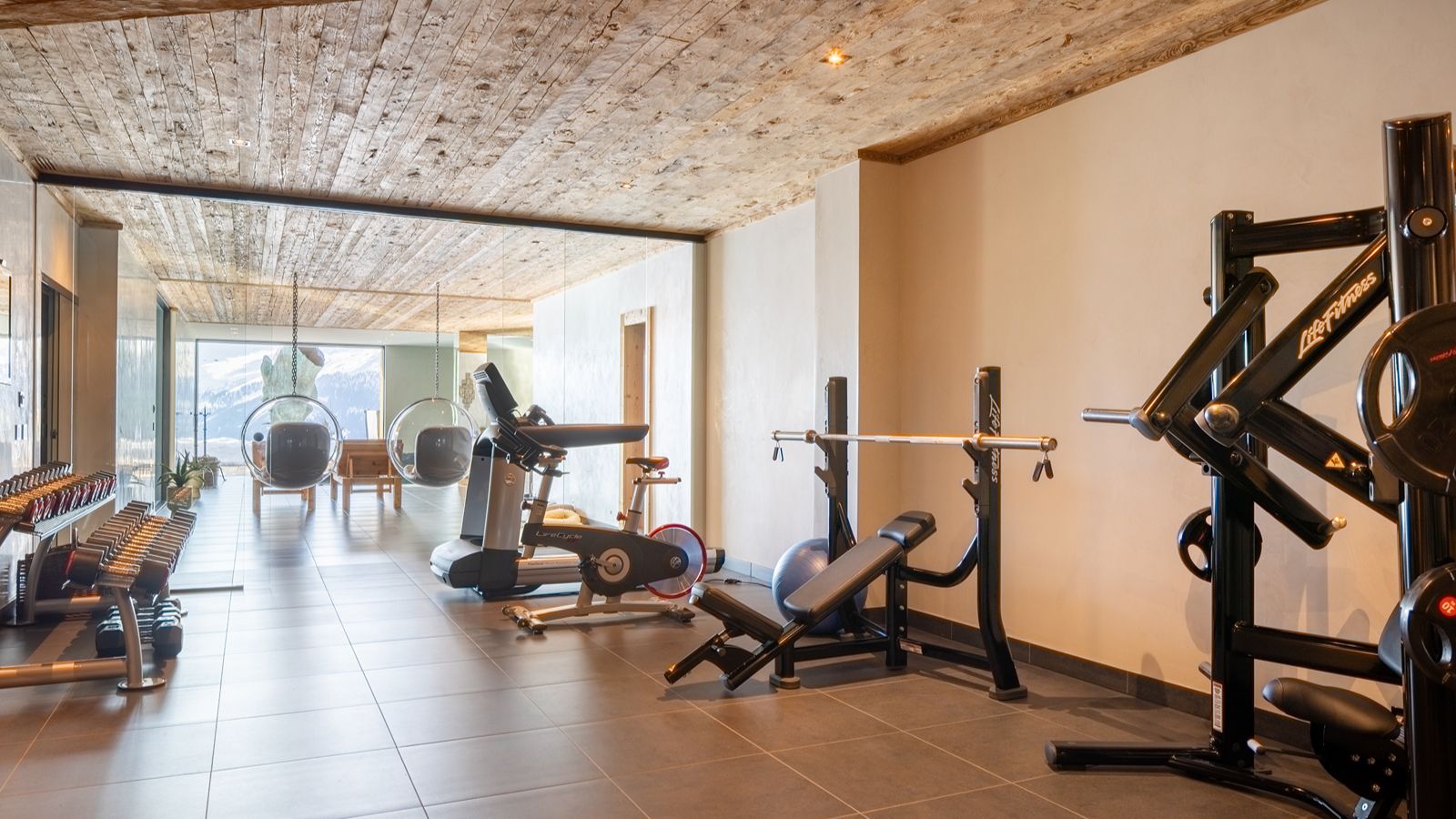 Luxury-Chalet-Verbier-Chalet Norte-OxfordSkiCompany-Gym.jpg