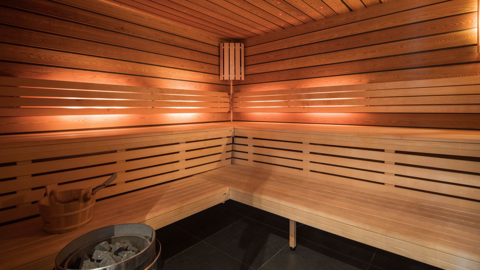 Luxury-Chalet-Verbier-Chalet Norte-OxfordSkiCompany-Sauna.jpg