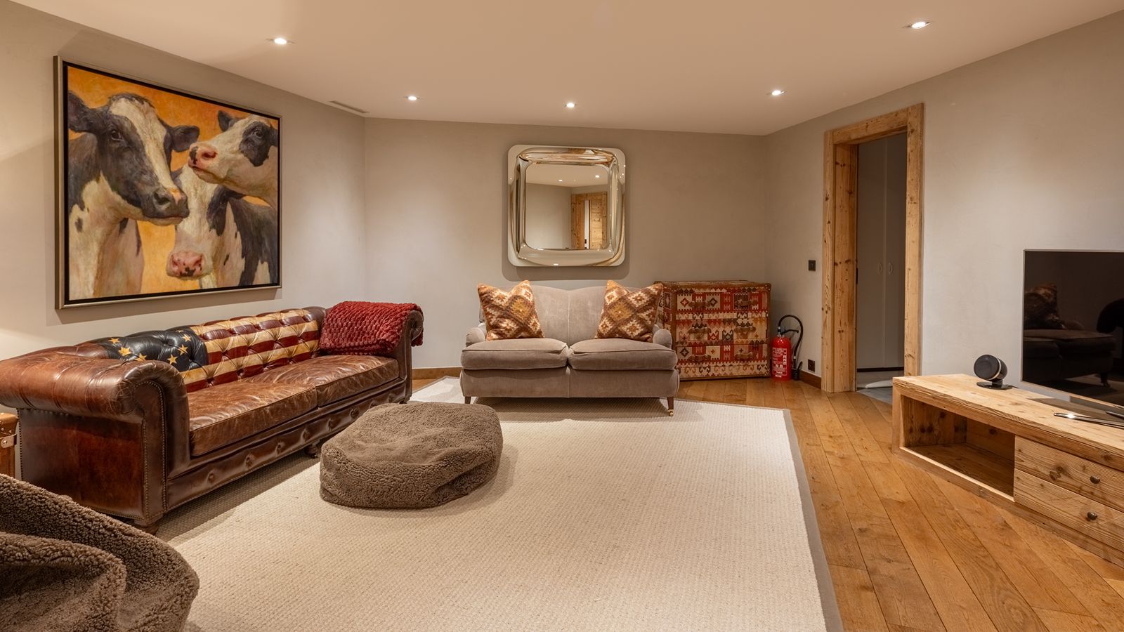 Luxury-Chalet-Verbier-Chalet Norte-OxfordSkiCompany-Seating.jpg