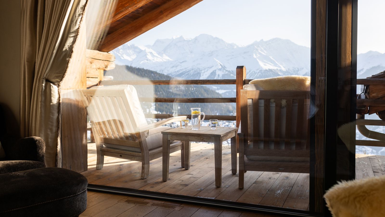 Luxury-Chalet-Verbier-Chalet Norte-OxfordSkiCompany -Balcony.jpg