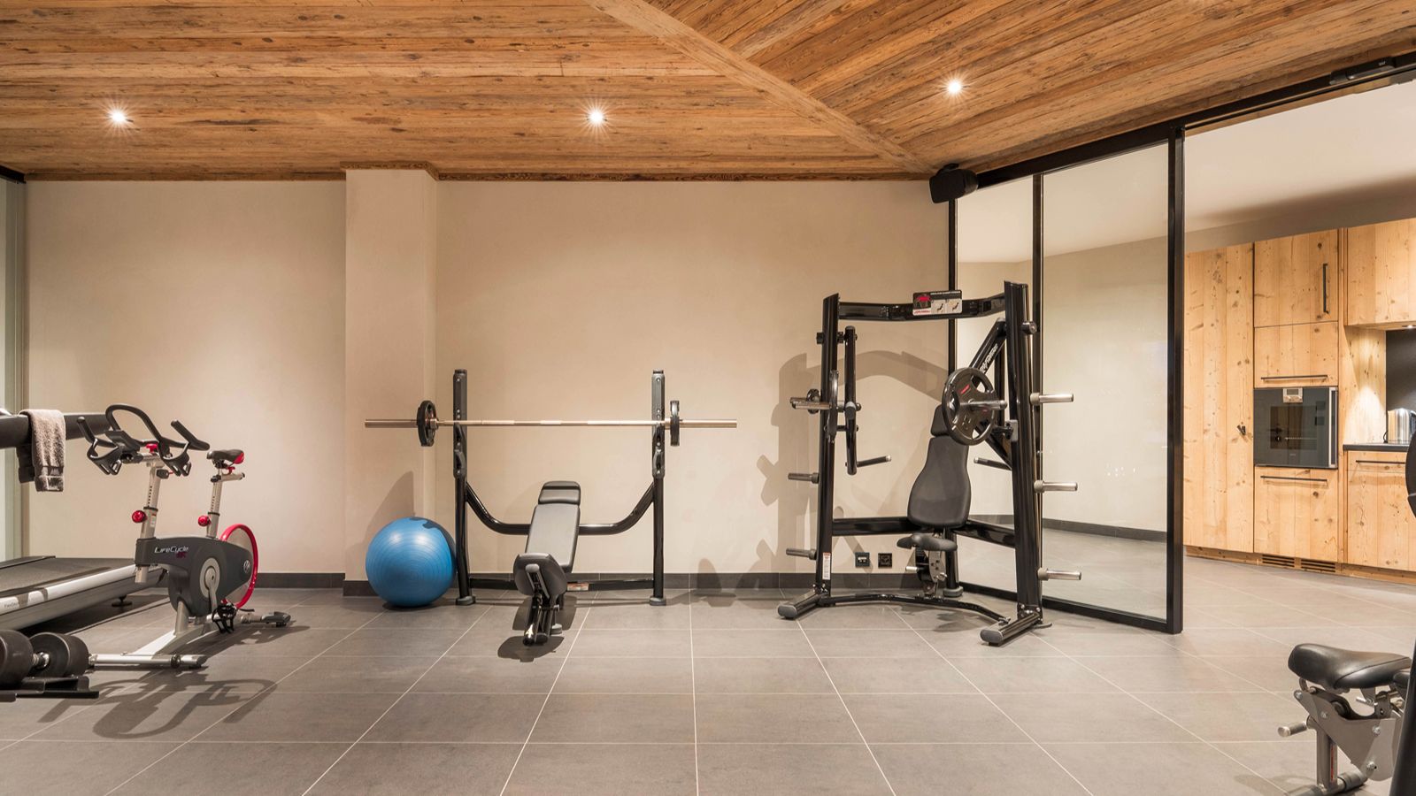Luxury-Chalet-Verbier-Chalet Norte-OxfordSkiCompany- Gym.jpg
