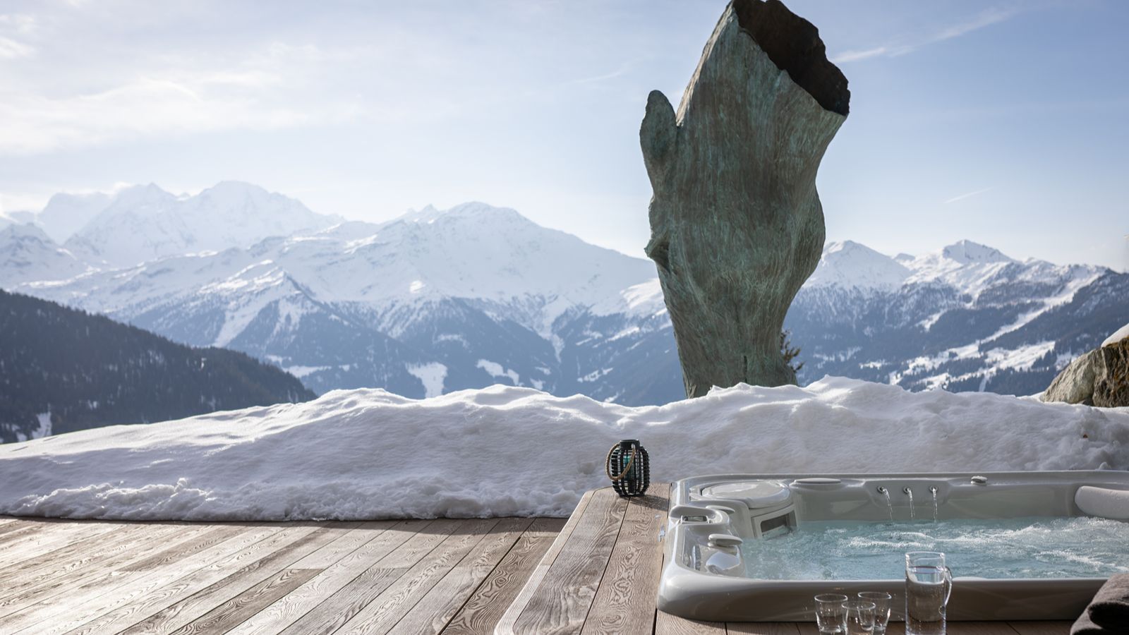 Luxury-Chalet-Verbier-Chalet Norte-OxfordSkiCompany -Hot tub.jpg