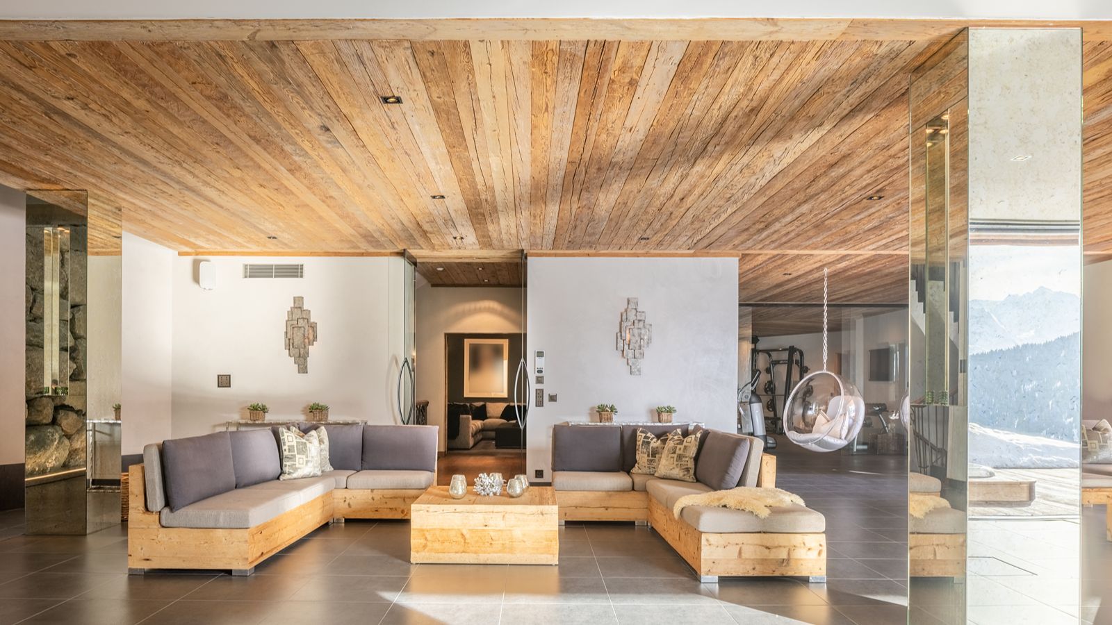 Luxury-Chalet-Verbier-Chalet Norte-OxfordSkiCompany- Living.jpg