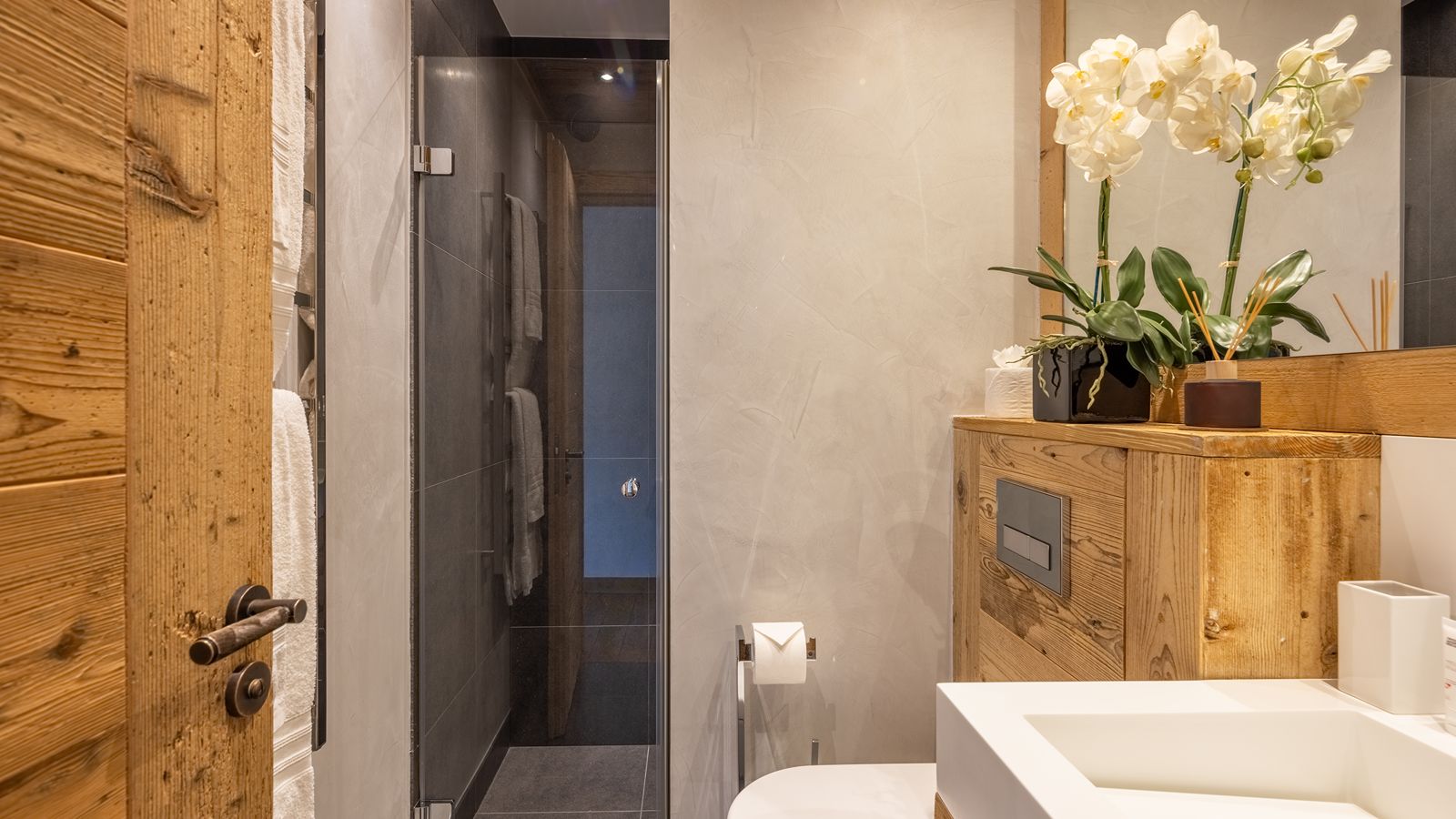 Luxury-Chalet-Verbier-Chalet Norte-OxfordSkiCompany-Bathroom (4).jpg