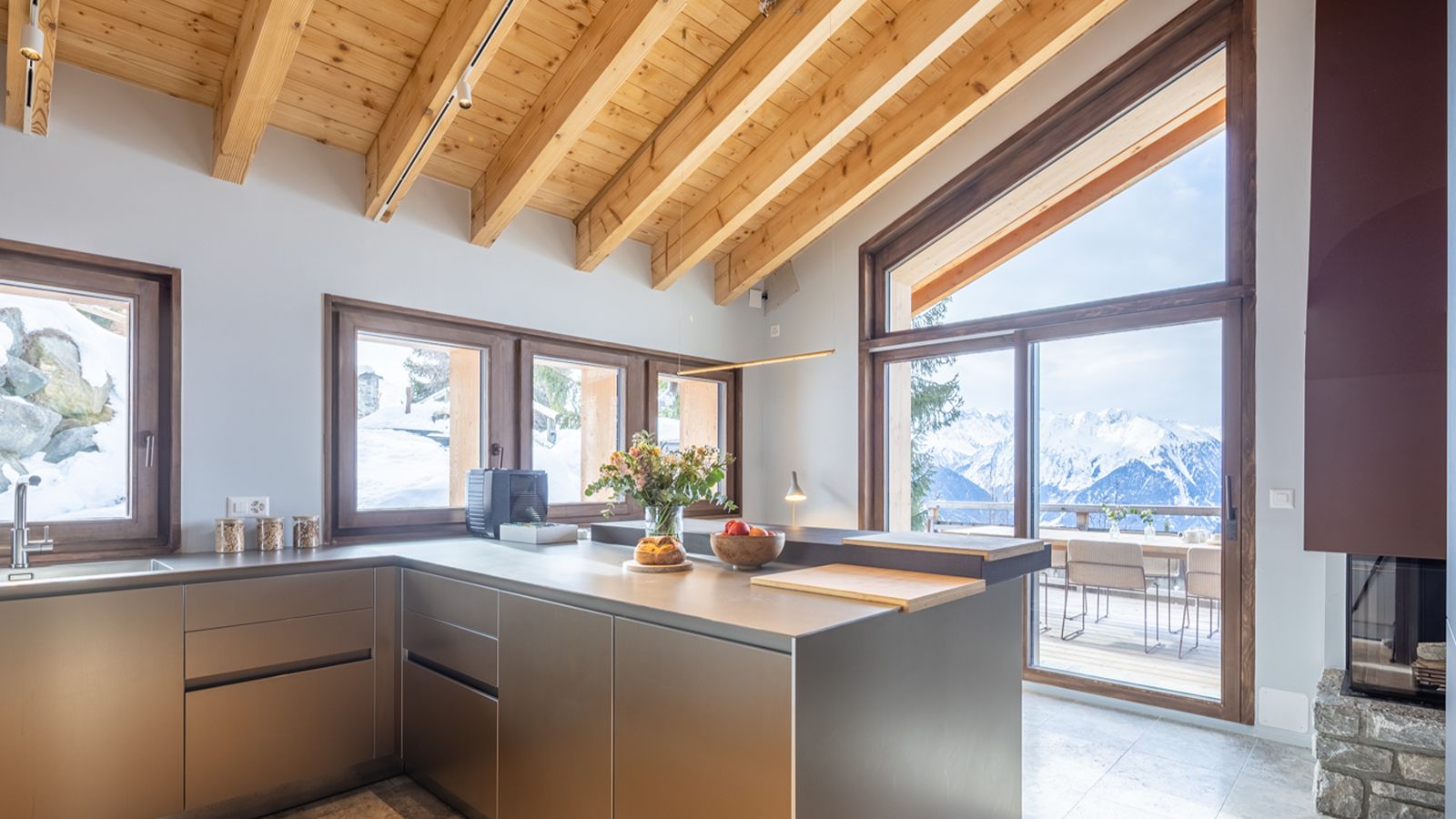 Luxury-Chalet-Verbier-Chalet Les Attelas-OxfordSki-Kitchen (2).jpg