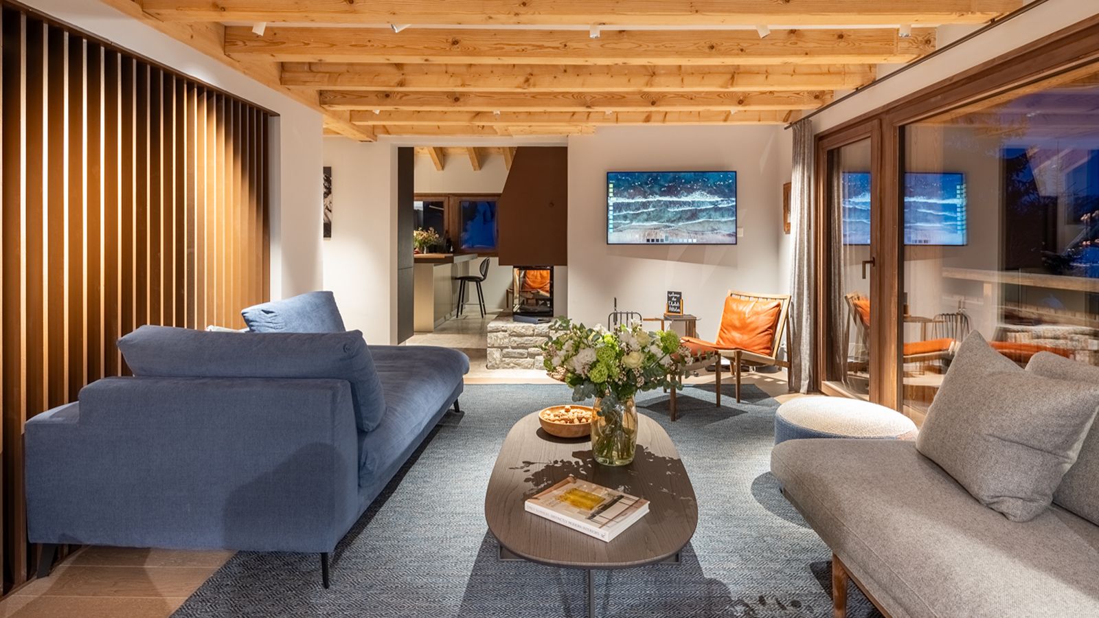 Luxury-Chalet-Verbier-Chalet Les Attelas-OxfordSki-Lounge (2).jpg