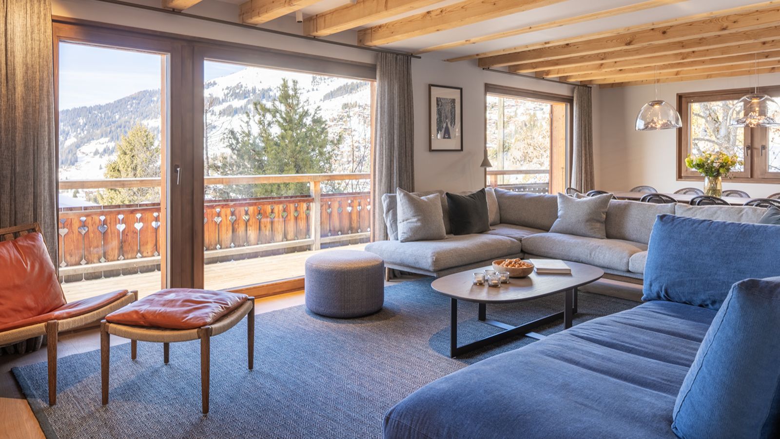 Luxury-Chalet-Verbier-Chalet Les Attelas-OxfordSki-Lounge (12).jpg