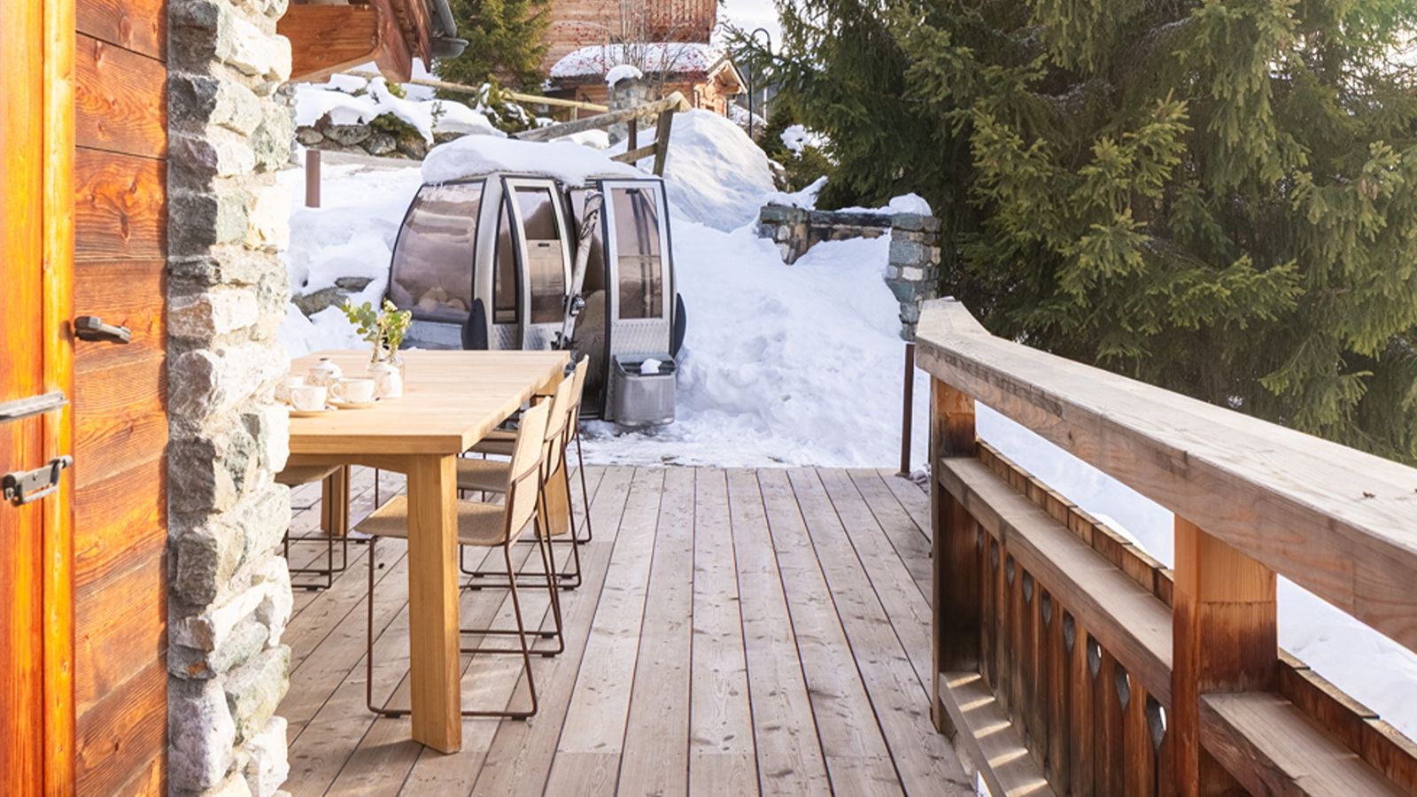 Luxury-Chalet-Verbier-Chalet Les Attelas-OxfordSki-Outside dining (3).jpg