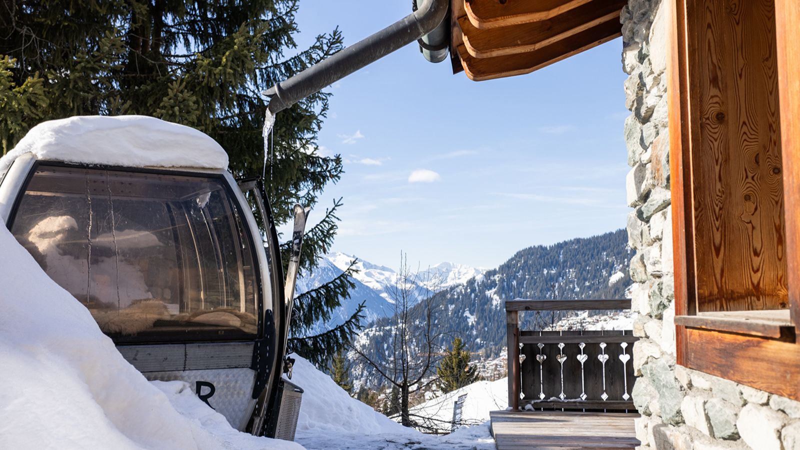 Luxury-Chalet-Verbier-Chalet Les Attelas-OxfordSki-Outside.jpg