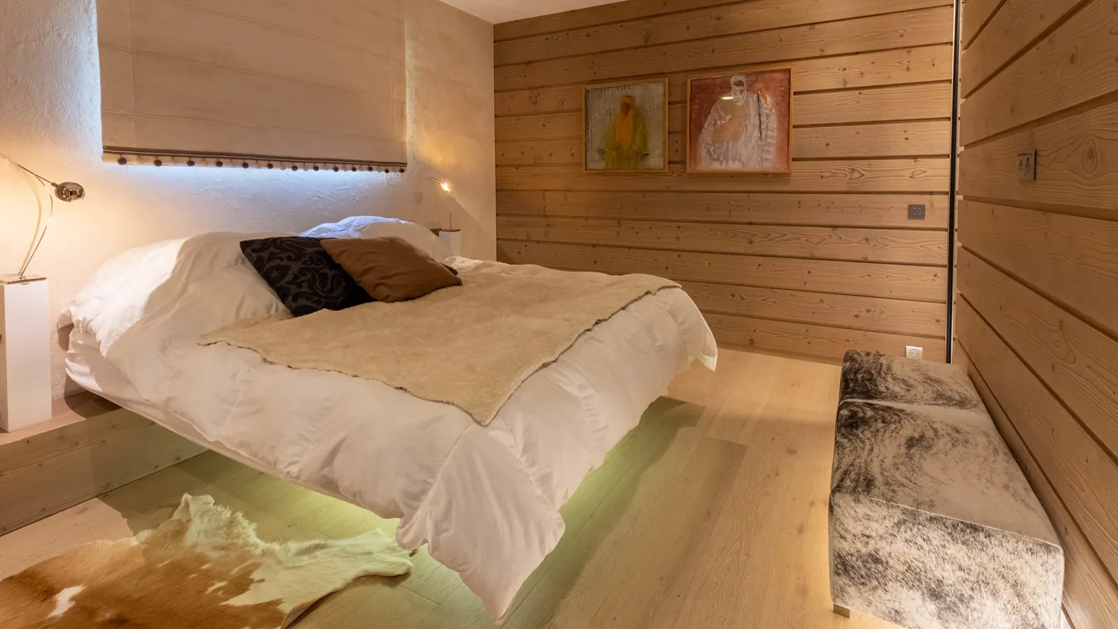 Luxury-Ski-Chalet-Chalet le Nolde-Oxford ski Company-Bedroom 3.jpg