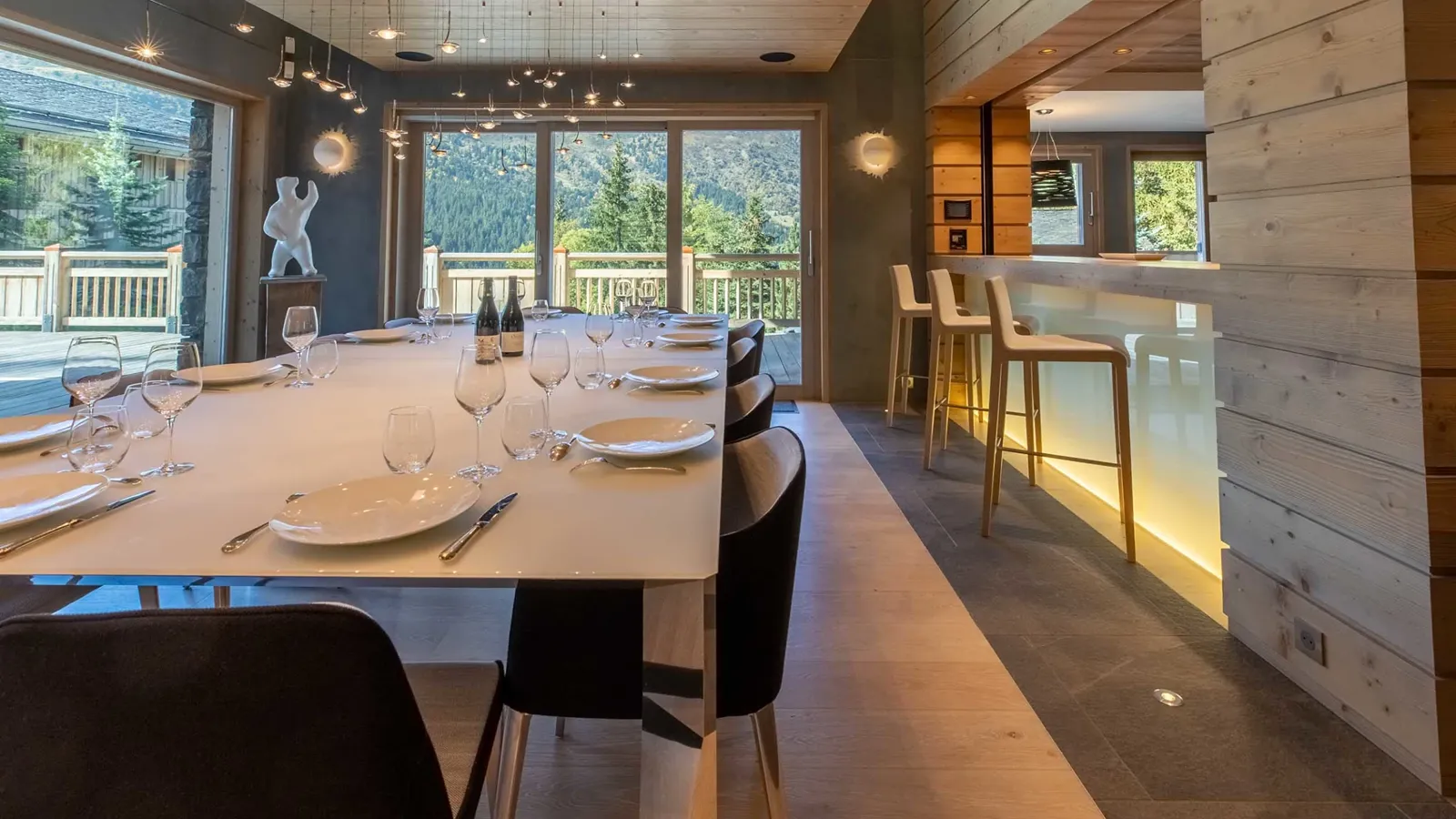 Luxury-Ski-Chalet-Chalet le Nolde-Oxford ski Company-Dining.3.jpg