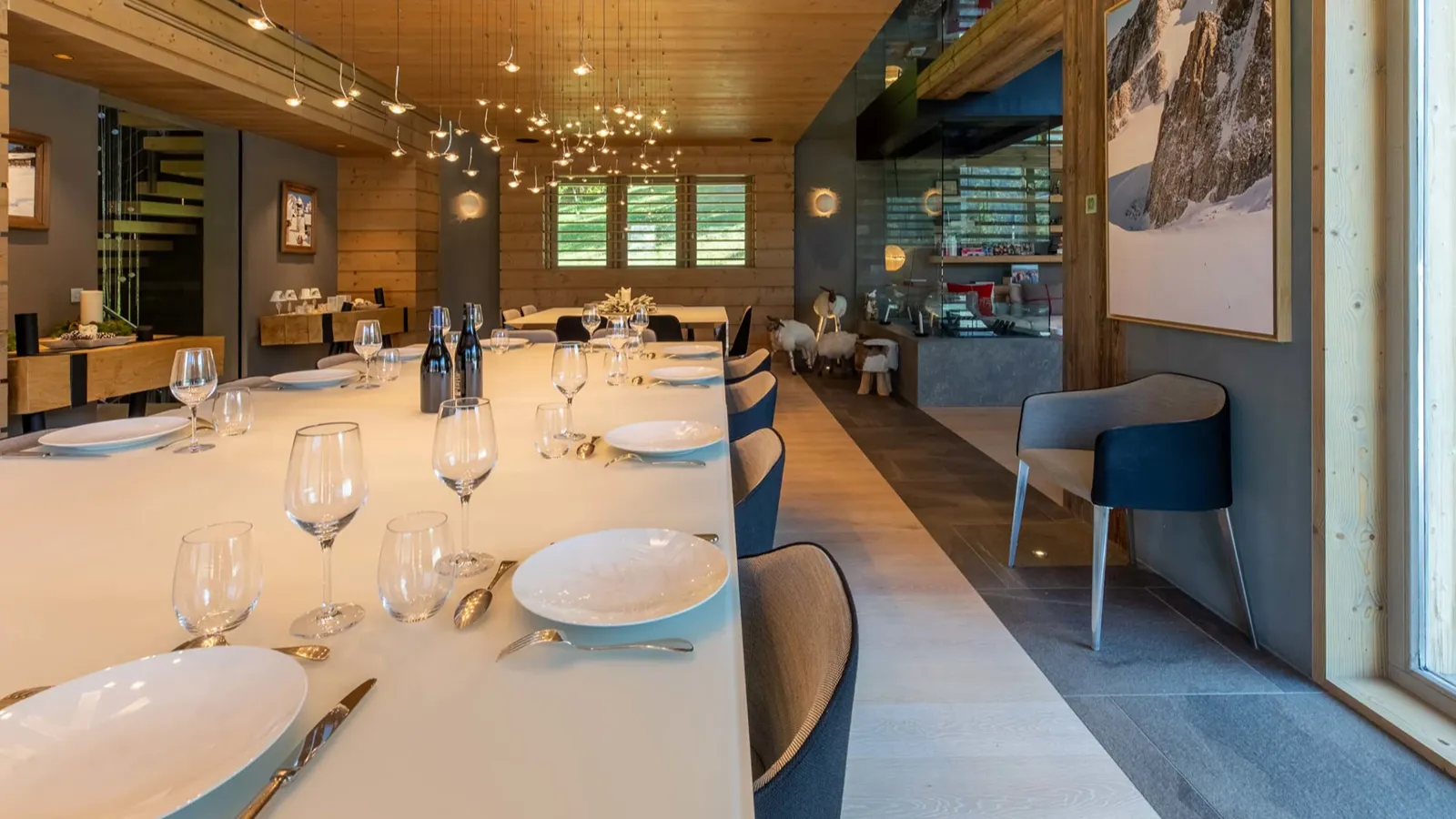 Luxury-Ski-Chalet-Chalet le Nolde-Oxford ski Company-Dining.4.jpg