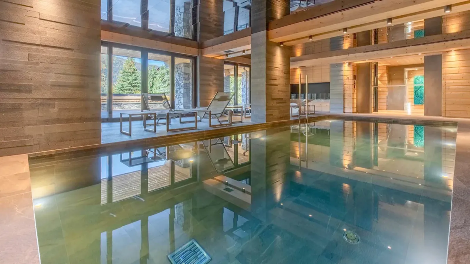 Luxury-Ski-Chalet-Chalet le Nolde-Oxford ski Company- Swimming pool.jpg