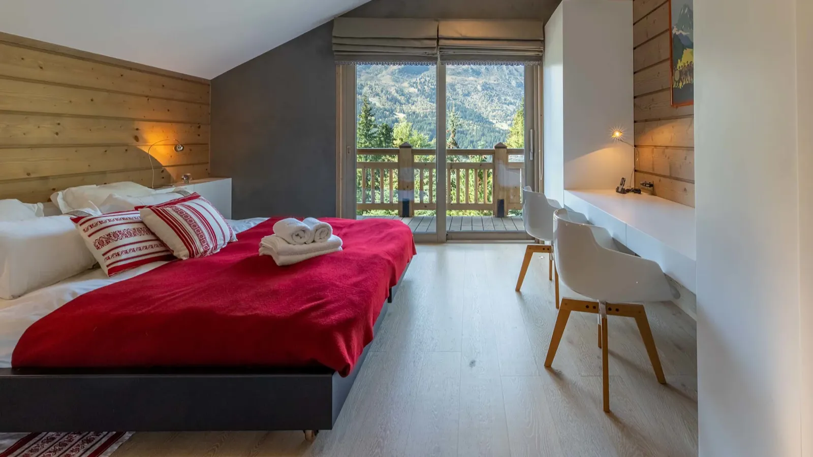 Luxury-Ski-Chalet-Chalet le Nolde-Oxford ski Company-Bedroom 1.jpg