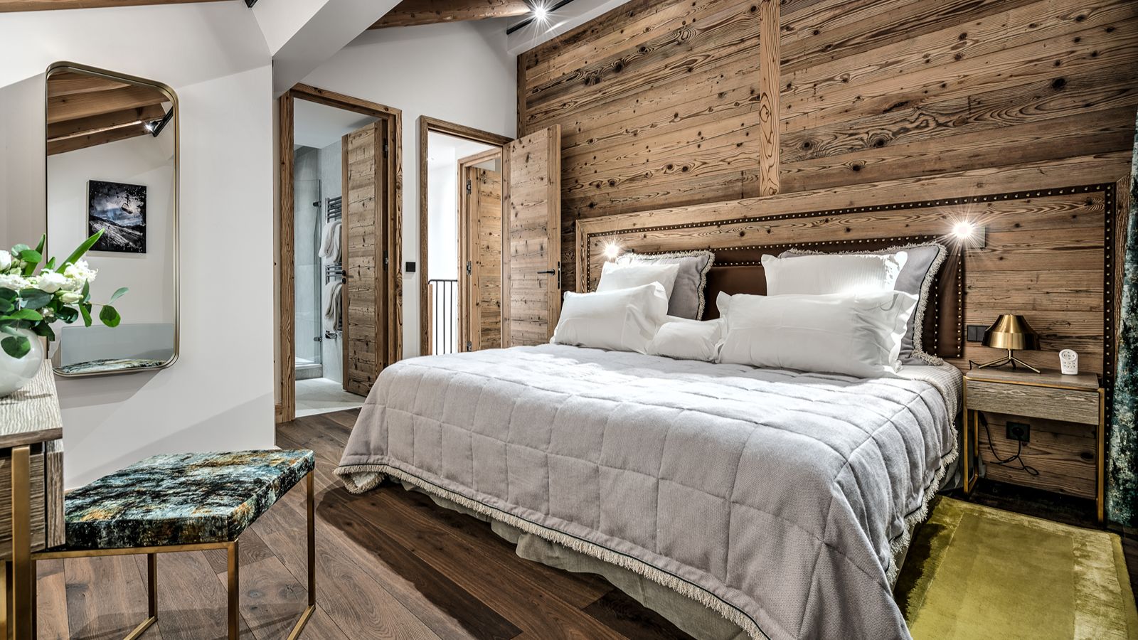 Luxury-Ski-Apartment-Three bedroomApartment La Sivoliere-Oxford Ski- Bedroom (3).jpg