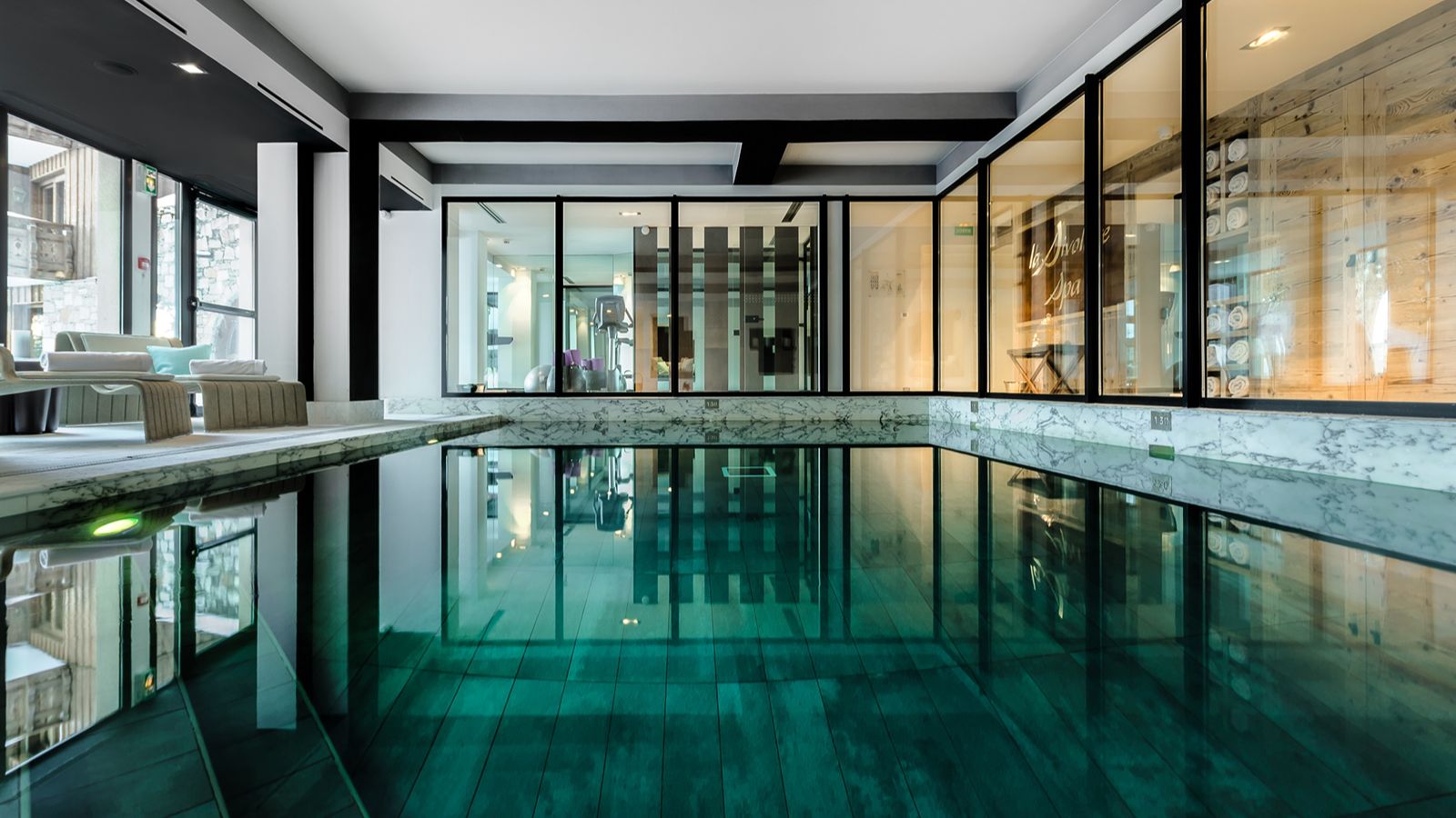 Luxury-Ski-Apartment- La Sivoliere-Oxford Ski-Spa (1).jpg