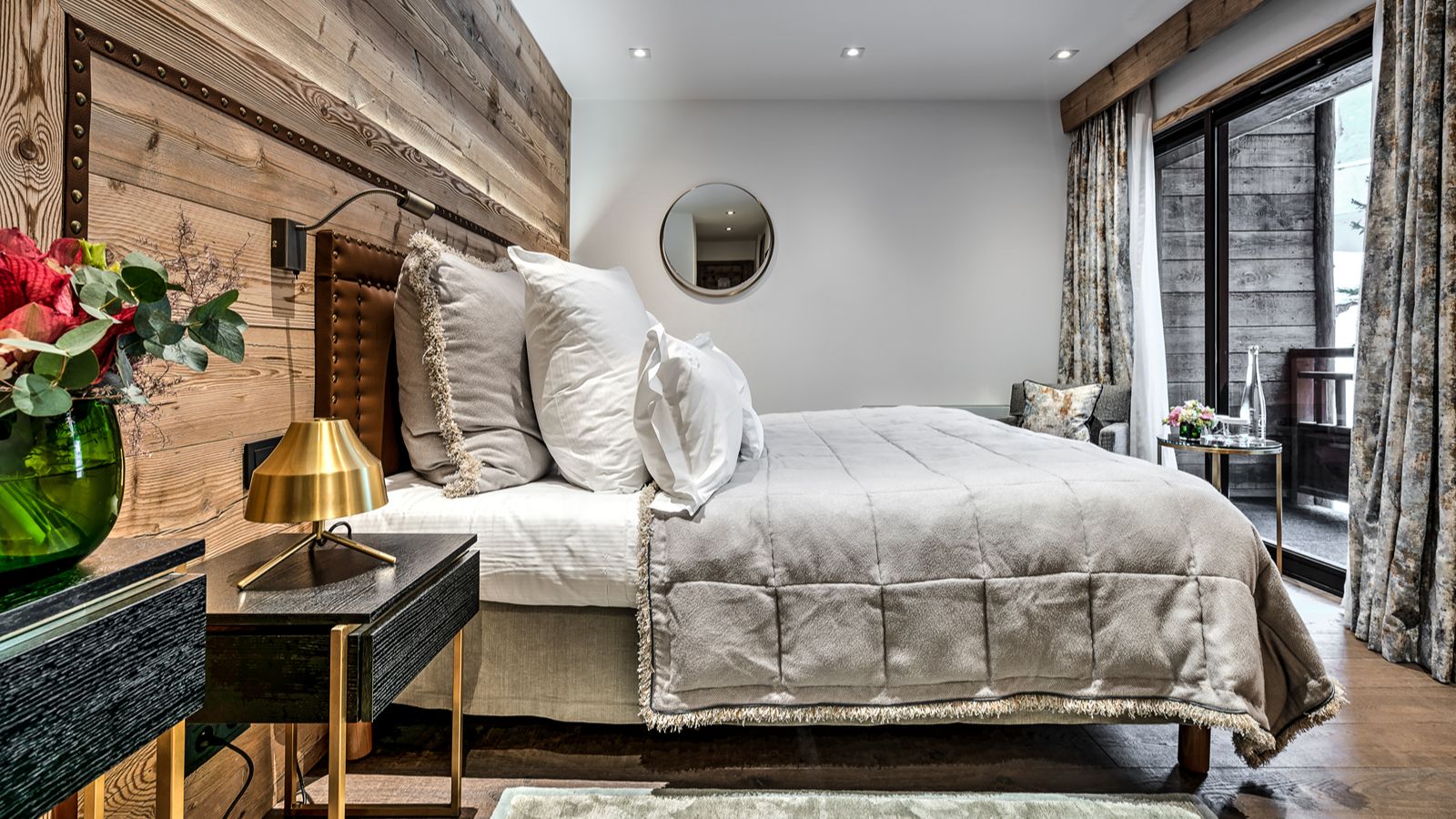 Luxury-Ski-Apartment- La Sivoliere-Oxford SkiSuperior Room (1).jpg