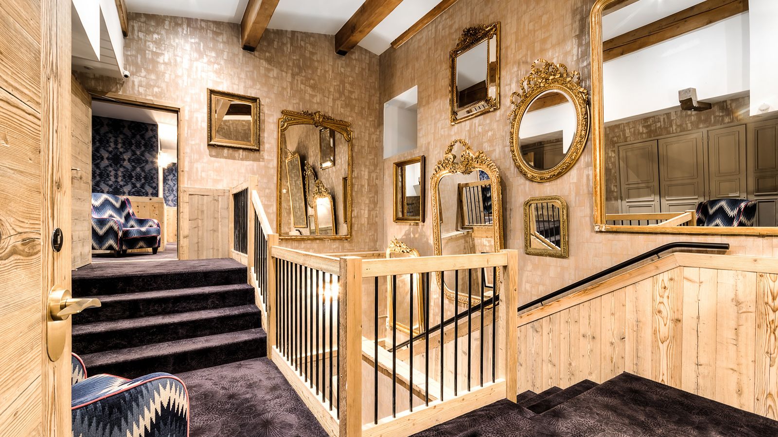 Luxury-Ski-Apartment- La Sivoliere-Oxford SkiCommon areas.jpg