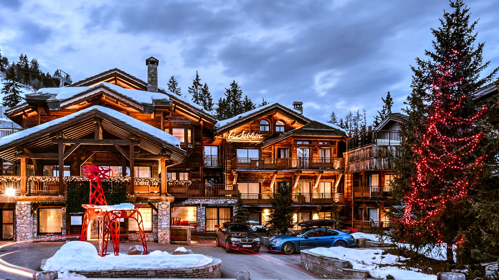 Luxury-Ski-Apartment- La Sivoliere-Oxford Ski-Façade.jpg