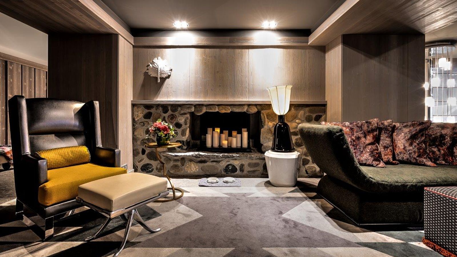 Luxury-Ski-Apartment- La Sivoliere-Oxford Ski-Lobby.jpg