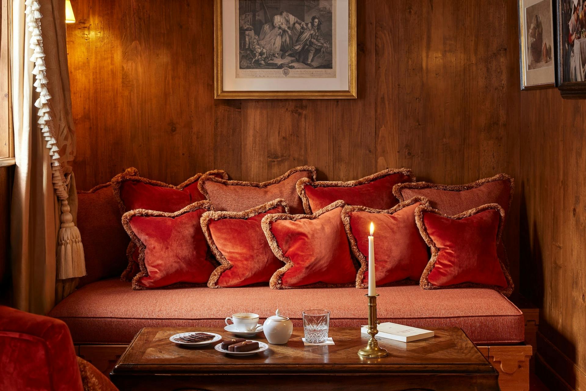 Luxury-ski-chalet-courchevel-Gentiane-Suite-oxford-ski-living room 1.jpeg