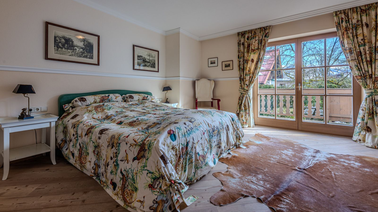 Luxury-Ski-Chalet- Kitzbhel-Apartment Tyrolia - Oxford Ski - Bedroom.jpg