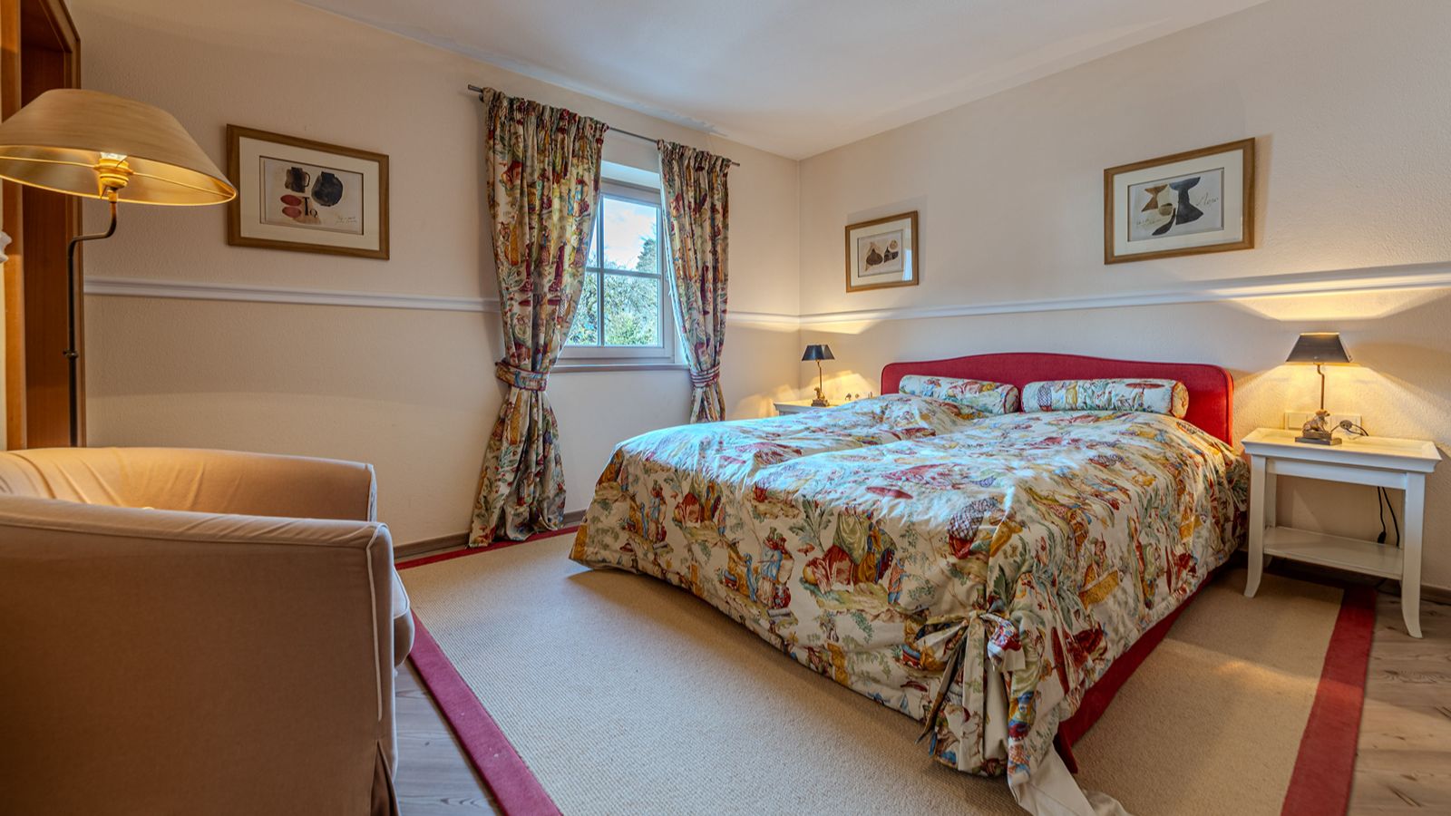 Luxury-Ski-Chalet- Kitzbhel-Apartment Tyrolia - Oxford Ski -Bedroom.jpg