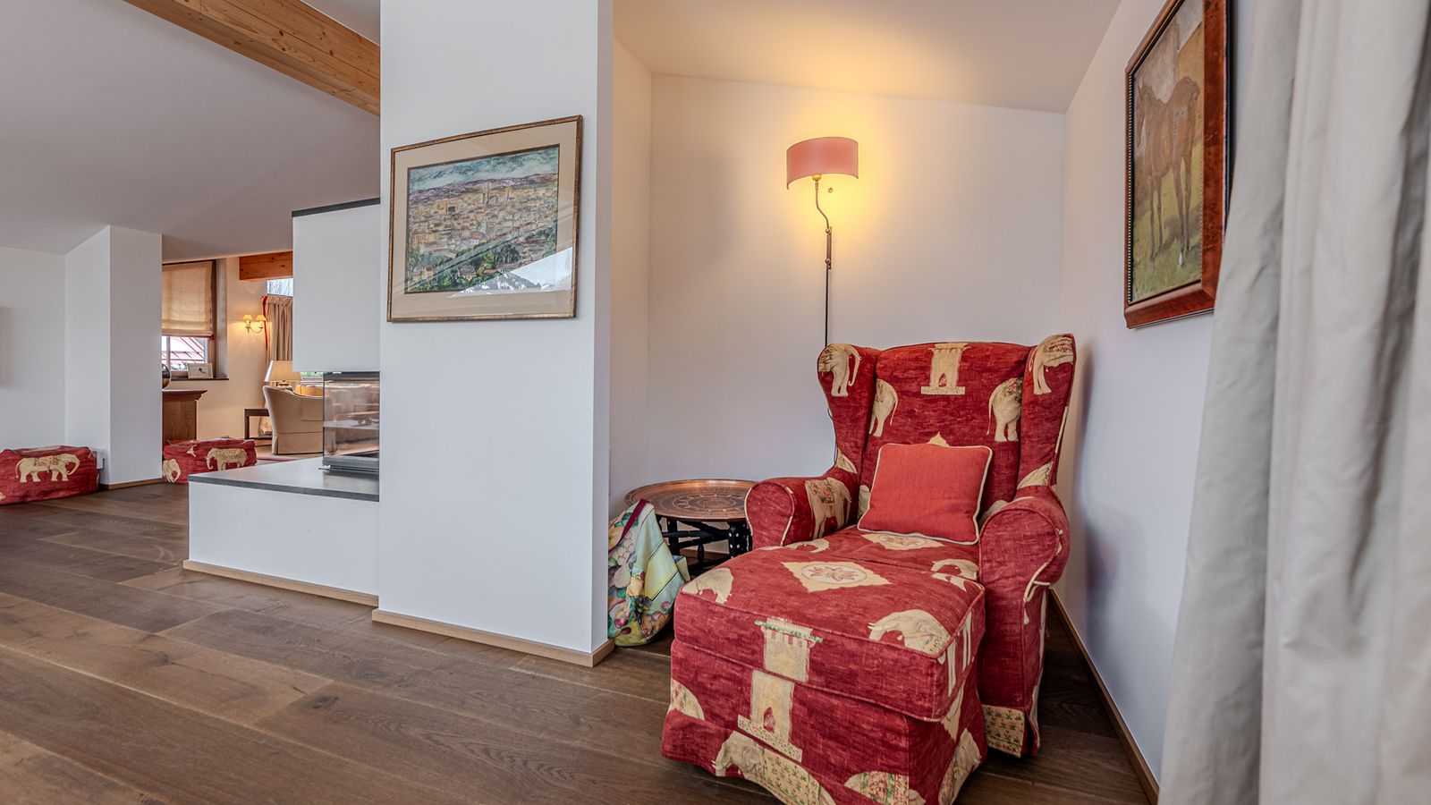 Luxury-Ski-Chalet- Kitzbhel-Apartment Tyrolia- Oxford Ski - Seating  (8).jpg