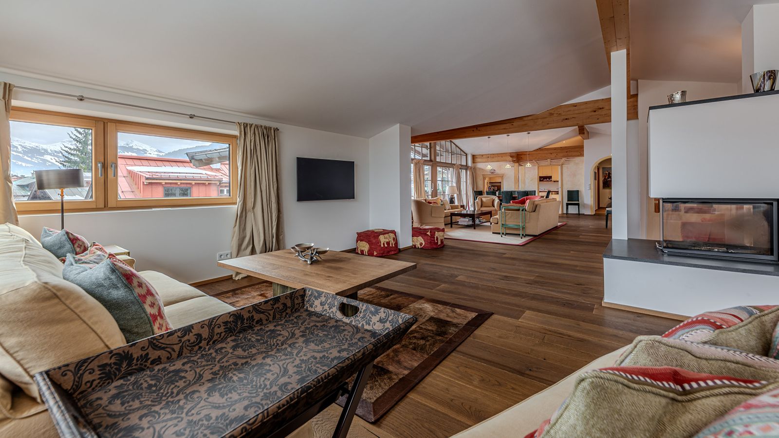 Luxury-Ski-Chalet- Kitzbhel-Apartment Tyrolia -Oxford Ski- Living.jpg