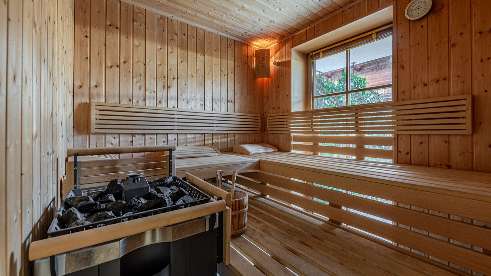 Luxury-Ski-Chalet- Kitzbhel-Apartment Tyrolia -Oxford Ski- Sauna.jpg