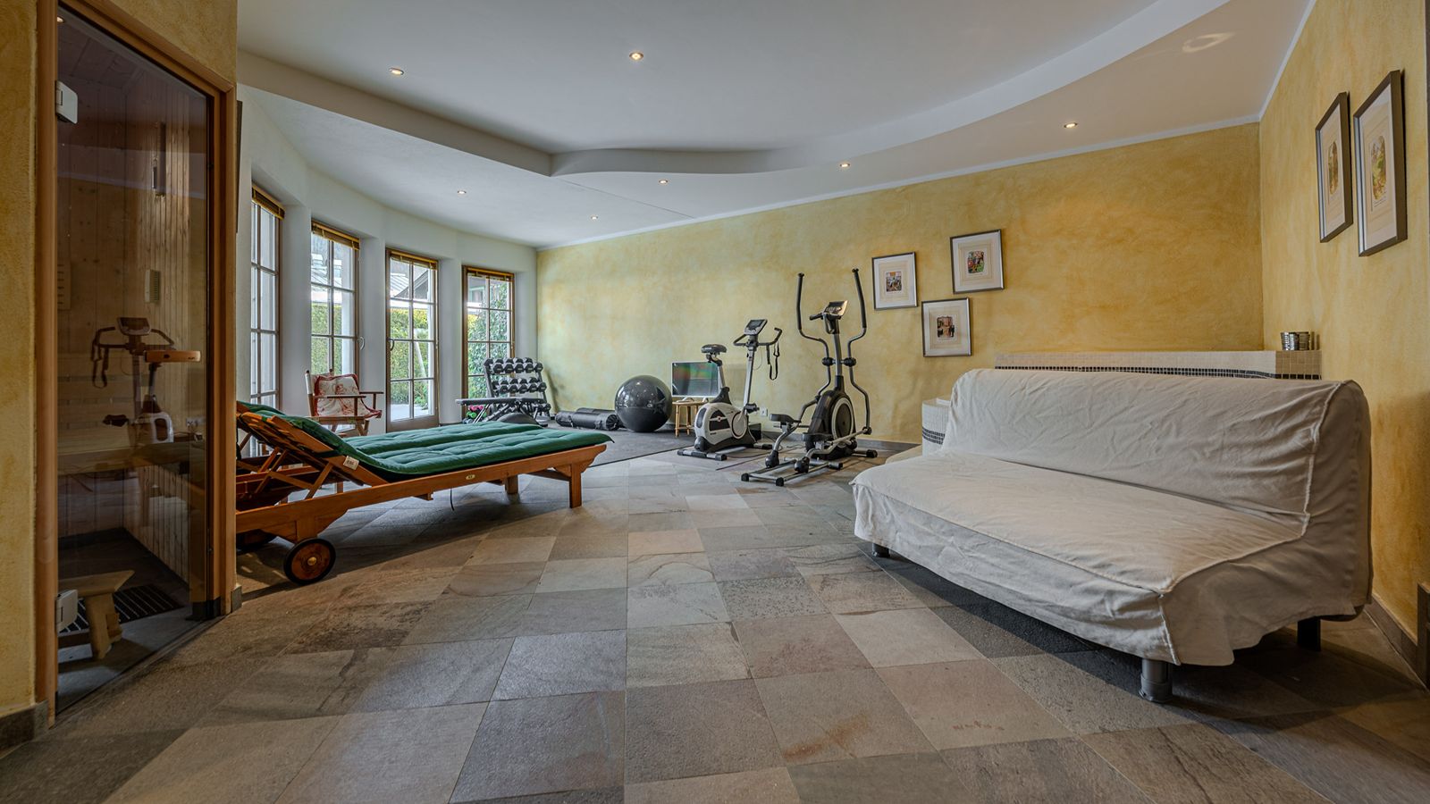 Luxury-Ski-Chalet- Kitzbhel-Apartment Tyrolia -Oxford Ski- Wellness.jpg